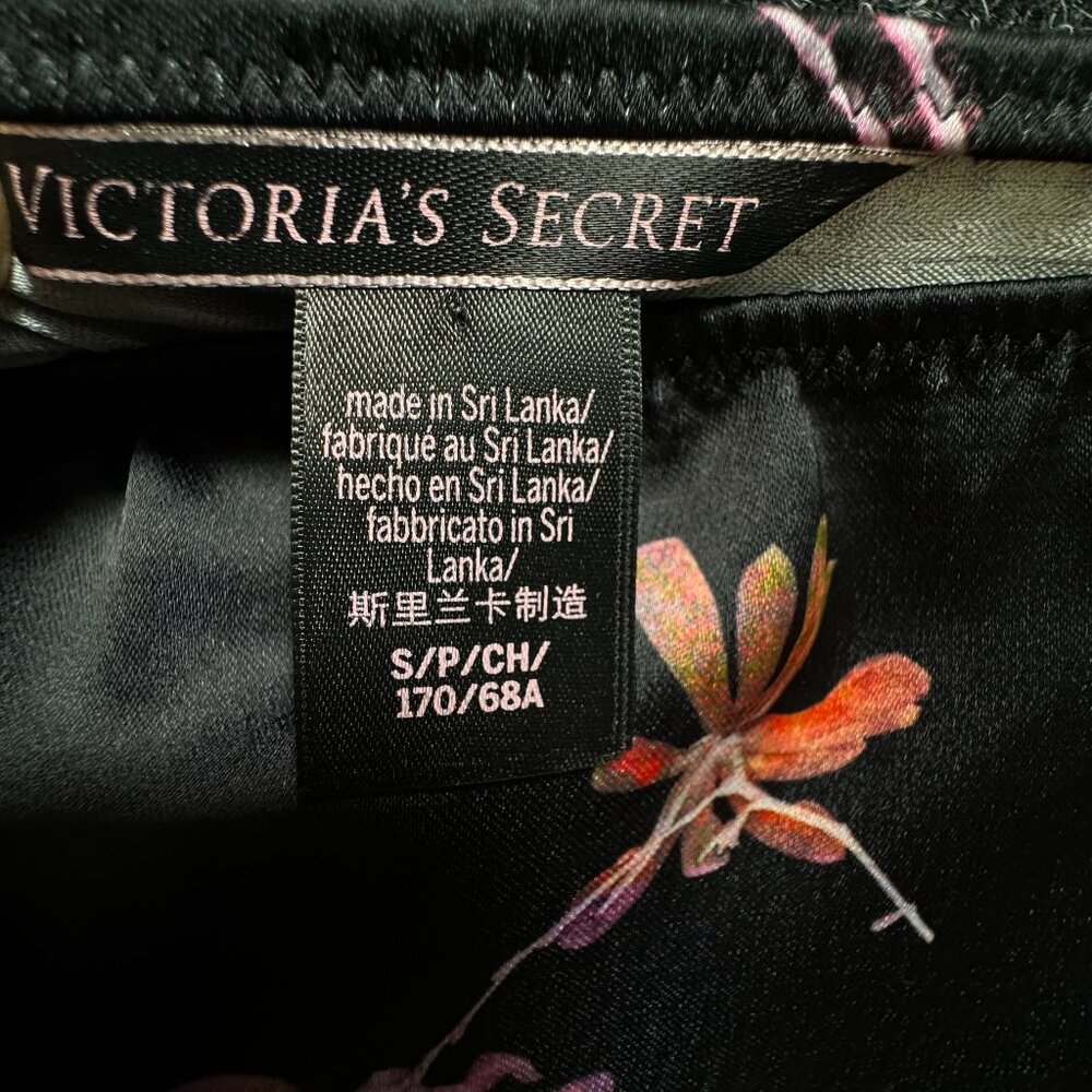 Vintage Victoria’s Secret Knee Length Black Lace Slit skirt Size Small Y2K - Picture 7 of 17